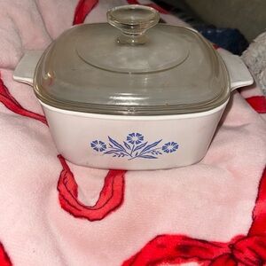 Corningware ceramic dish with glass lid